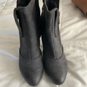 Heeled boots